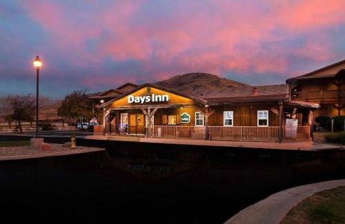 Lebec Hotel | Pet-Friendly Days Inn by Wyndham Lebec with Ocean Views