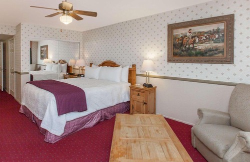 Lebec Hotel | Pet-Friendly Days Inn by Wyndham Lebec with Ocean Views