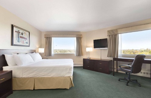 Downtown Hotel | Comfortable Stay at Days Inn by Wyndham Lethbridge