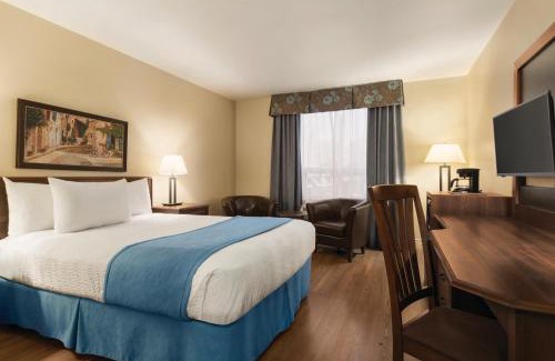 Saint-Nicolas Hotel | Pet-Friendly Days Inn by Wyndham Levis with Pool & Breakfast