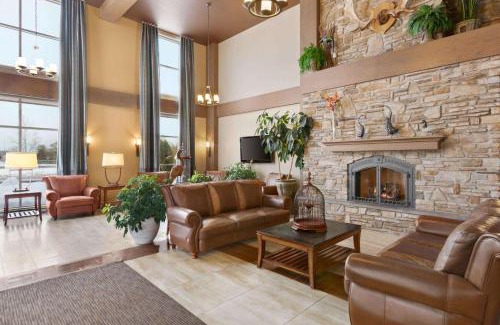 Saint-Nicolas Hotel | Pet-Friendly Days Inn by Wyndham Levis with Pool & Breakfast