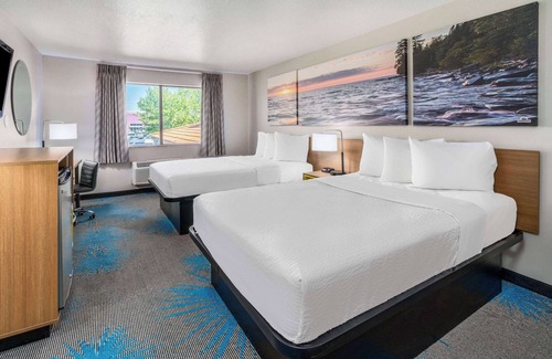 Los Lunas Hotel | Comfortable Days Inn by Wyndham Los Lunas with Hot Tub & Spa