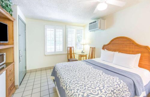 Kihei Hotel | Oceanfront Bliss at Days Inn by Wyndham Maui