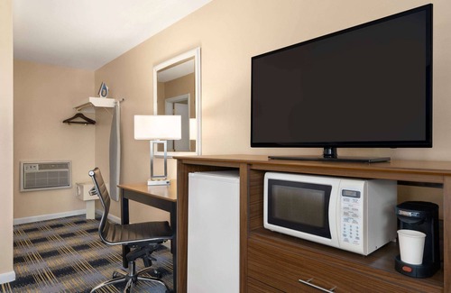 Middletown Hotel | Comfort and Convenience at Days Inn Middletown/Newport