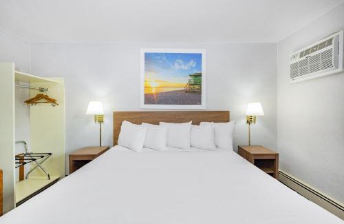 Monticello Hotel | Pet-Friendly Days Inn by Wyndham Monticello with Breakfast