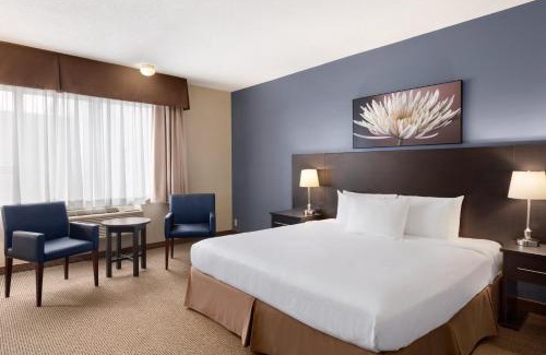 Saint-Laurent Hotel | Convenient Days Inn by Wyndham Montreal Airport Stay