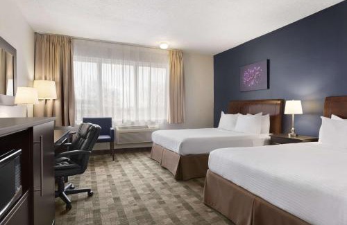 Saint-Laurent Hotel | Convenient Days Inn by Wyndham Montreal Airport Stay