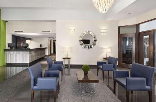Saint-Laurent Hotel | Convenient Days Inn by Wyndham Montreal Airport Stay