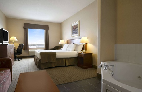 Moose Jaw Hotel | Comfortable Stay at Days Inn by Wyndham Moose Jaw with Pool