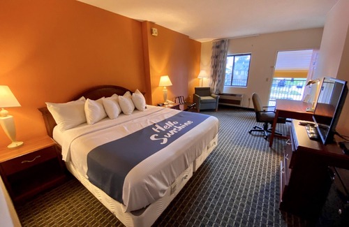 Morehead Hotel | Comfort at Days Inn by Wyndham Morehead - Family-Friendly Stay