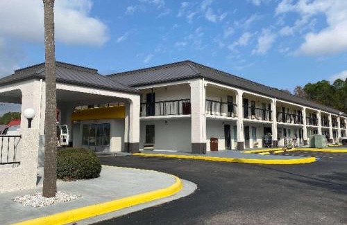 Kreole Hotel | Guest Rated 10/10: Days Inn by Wyndham Moss Point