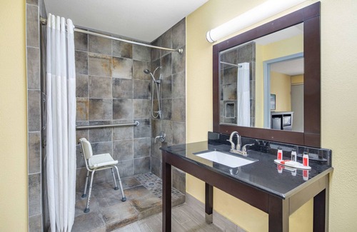 Muscle Shoals Hotel | Inviting Days Inn by Wyndham in Muscle Shoals Florence
