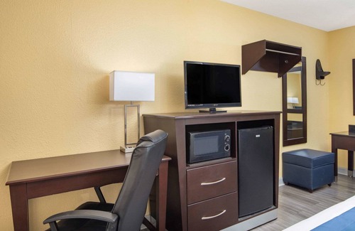 Muscle Shoals Hotel | Inviting Days Inn by Wyndham in Muscle Shoals Florence