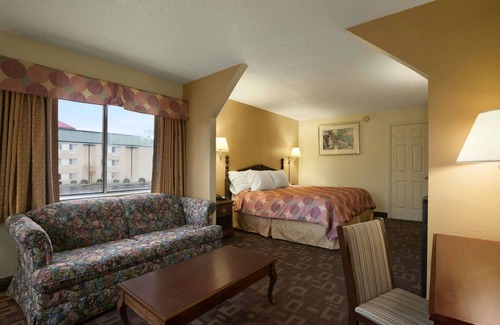 Nashville Hotel | Convenient Stay at Days Inn by Wyndham Nashville Airport