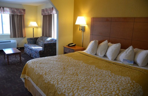 Nashville Hotel | Convenient Stay at Days Inn by Wyndham Nashville Airport