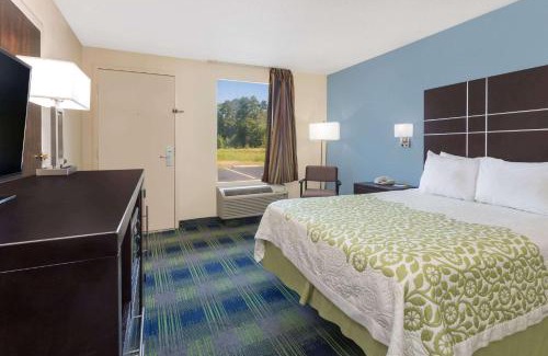 Newberry Hotel | Pet-Friendly Days Inn by Wyndham in Newberry, SC