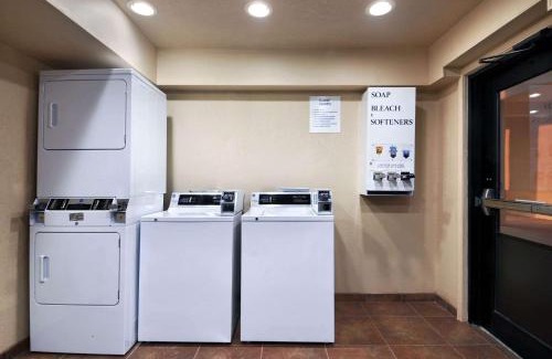 South Oklahoma City Hotel | Affordable Stay at Days Inn by Wyndham Oklahoma City/Moore