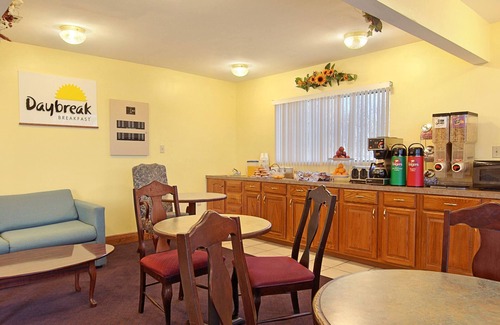 St. Martin Hotel | Family-Friendly Days Inn by Wyndham Ocean Springs Awaits