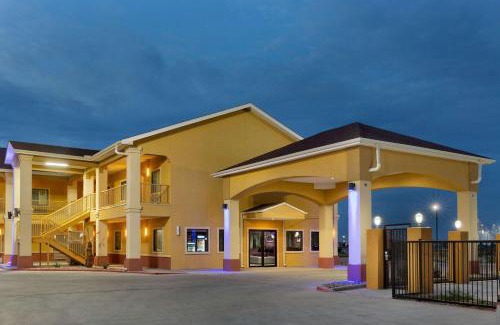 Odessa Hotel | Comfortable Stay at Days Inn by Wyndham Odessa with Pool