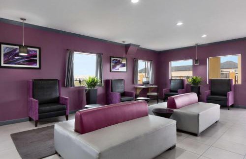 Odessa Hotel | Comfortable Stay at Days Inn by Wyndham Odessa with Pool