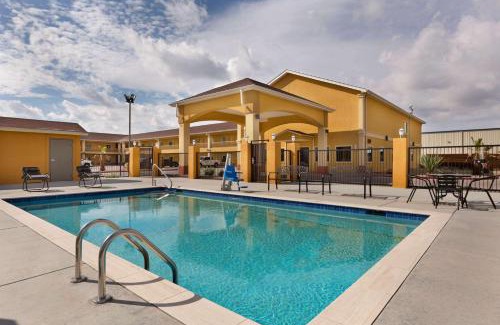 Odessa Hotel | Comfortable Stay at Days Inn by Wyndham Odessa with Pool