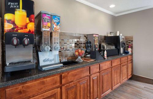 Ogallala Hotel | Pet-Friendly Days Inn by Wyndham Ogallala for Families