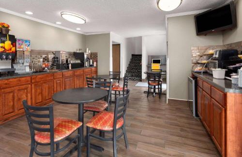 Ogallala Hotel | Pet-Friendly Days Inn by Wyndham Ogallala for Families