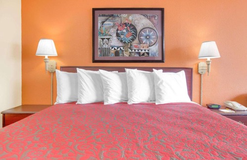 Okemah Hotel | Pet-Friendly Days Inn by Wyndham Okemah for Your Family Stay