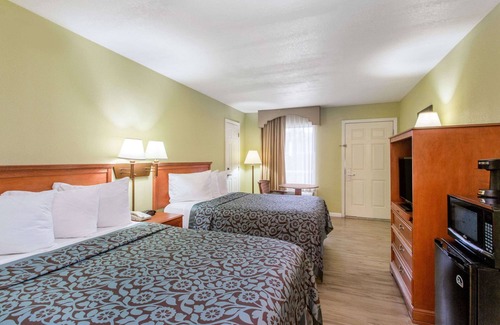 National Gardens Hotel | Budget-Friendly Comfort at Days Inn by Wyndham Ormond Beach