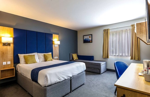 Peterborough Hotel | Eco-Friendly Retreat at Days Inn by Wyndham Peterborough