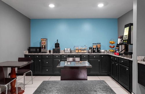 Estrella Hotel | Comfort and Convenience at Days Inn by Wyndham Phoenix West