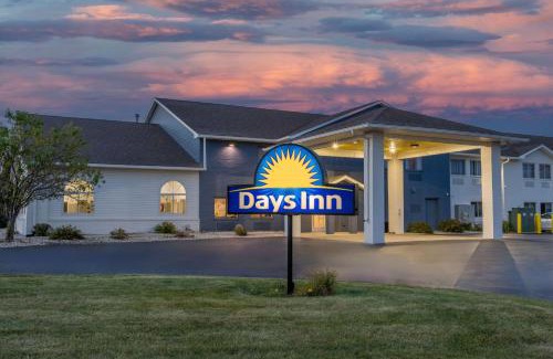 Sturtevant Hotel | Comfortable Stay at Days Inn by Wyndham Racine/Sturtevant