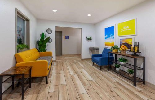 Sturtevant Hotel | Comfortable Stay at Days Inn by Wyndham Racine/Sturtevant