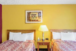 Red Bluff Hotel | Pet-Friendly Days Inn in Red Bluff with Pool & Great Amenities