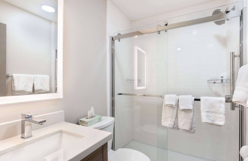 Red Bluff Hotel | Relaxing Days Inn by Wyndham Red Bluff with Pool & Spa