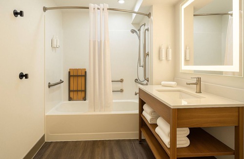 Rock Springs Hotel | Comfortable Motel 6 in Rock Springs with Pool & Breakfast