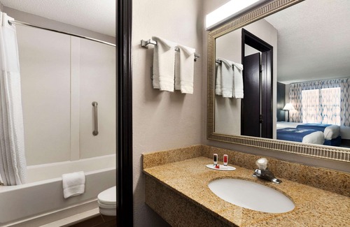 Rock Hill Hotel | Budget-Friendly Days Inn by Wyndham Rock Hill with Pool