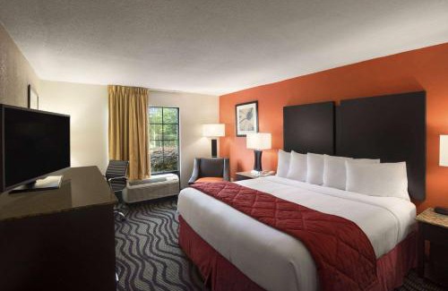Rome Hotel | Family-Friendly Days Inn by Wyndham Rome Downtown Retreat