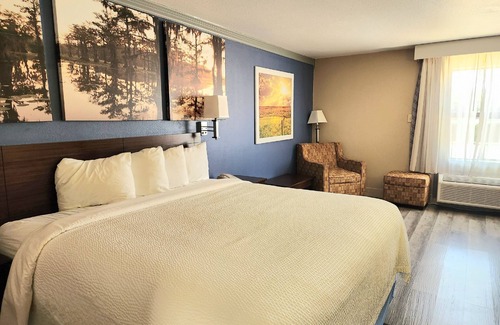 Rosenberg Hotel | Comfortable Stay at Days Inn by Wyndham Rosenberg