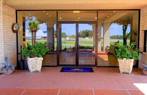 Round Rock Hotel | Pet-Friendly Retreat at Days Inn by Wyndham Round Rock