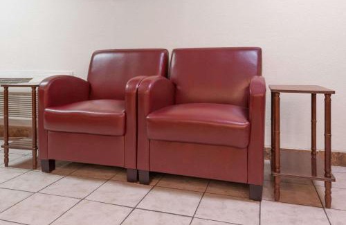 Russell Hotel | Pet-Friendly Comfort at Days Inn by Wyndham Russell