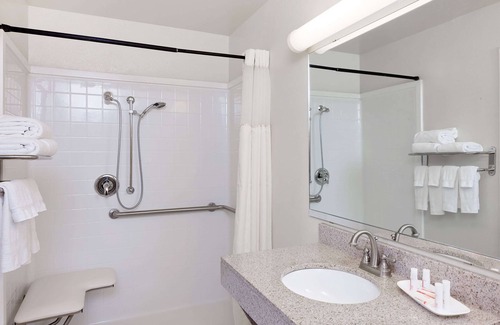 San Angelo Hotel | Relax at Days Inn by Wyndham San Angelo - Pet Friendly Stay