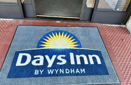 Vista Hotel | Convenient Days Inn by Wyndham San Diego Vista for Families