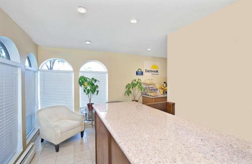 South San Jose Hotel | Days Inn by Wyndham San Jose Convention Center