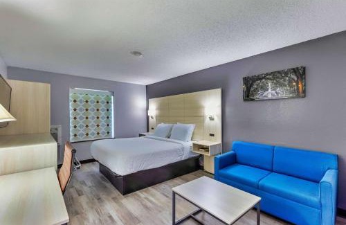 Fleming Hotel | Convenient Days Inn by Wyndham Savannah Gateway I-95 Stay