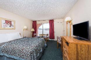 Polvadera Hotel | Pet-Friendly Days Inn by Wyndham Socorro for Family Fun