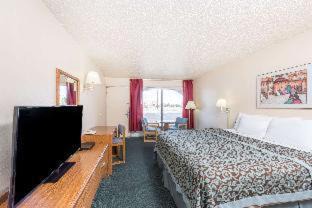 Polvadera Hotel | Pet-Friendly Days Inn by Wyndham Socorro for Family Fun