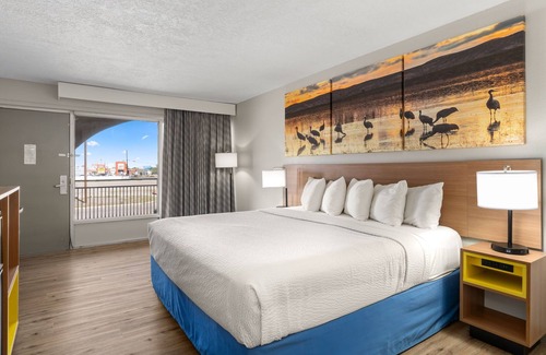 Polvadera Hotel | Convenient Days Inn by Wyndham Socorro with Spa & Breakfast