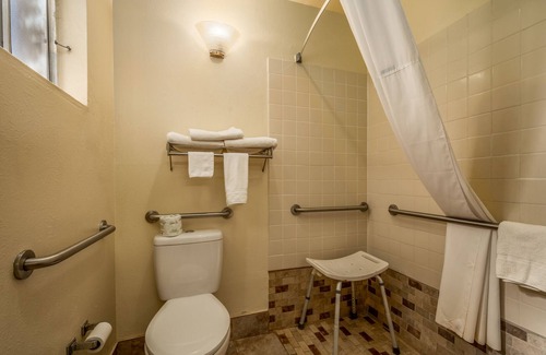 Polvadera Hotel | Convenient Days Inn by Wyndham Socorro with Spa & Breakfast