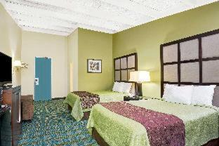Southington Hotel | Budget-Friendly Days Inn with Pet and Child Amenities